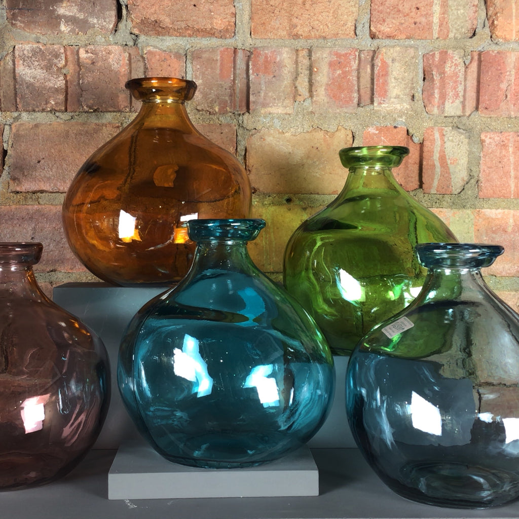 Glass tembler vase in multiple colours.